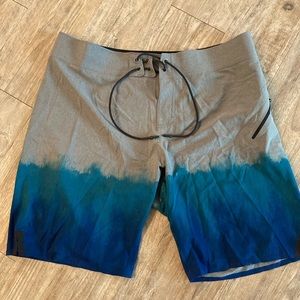 Mens Lululemon board shorts